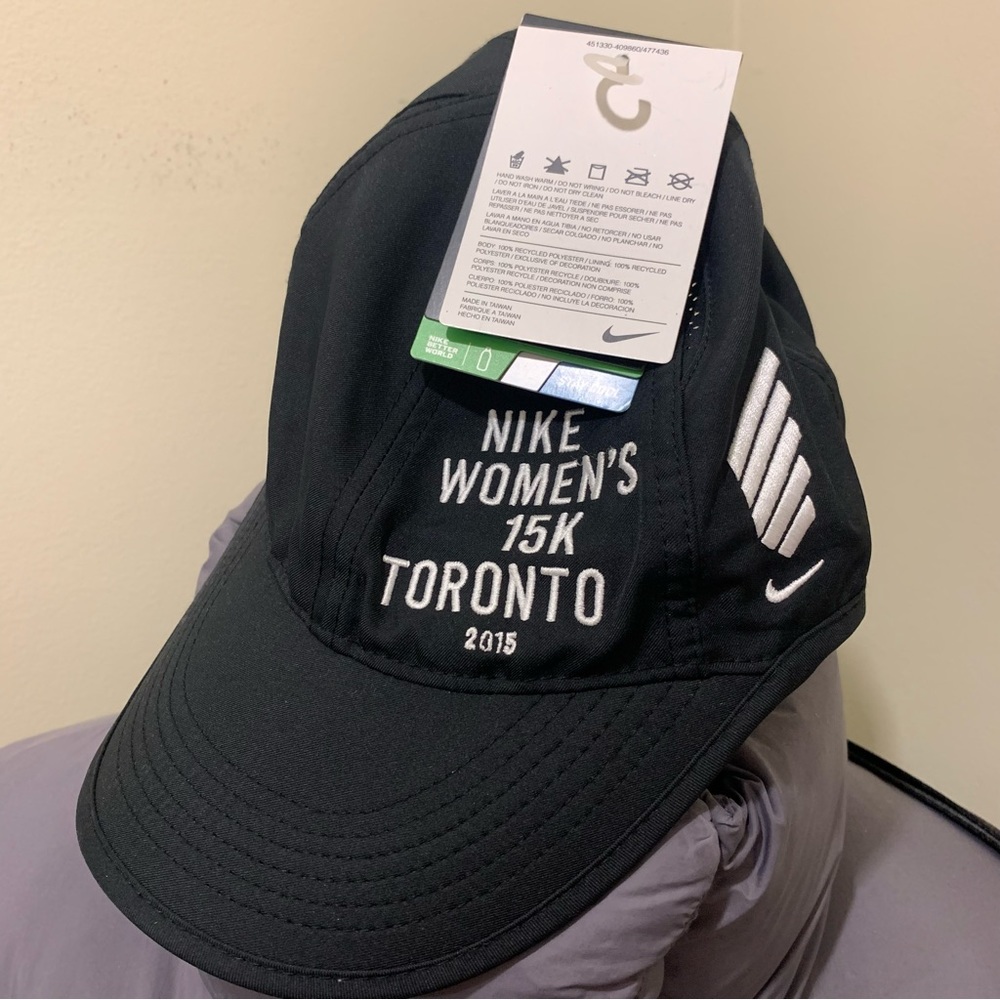 BNWT Nike running hat [womens race, Toronto, Nike run, collectable]